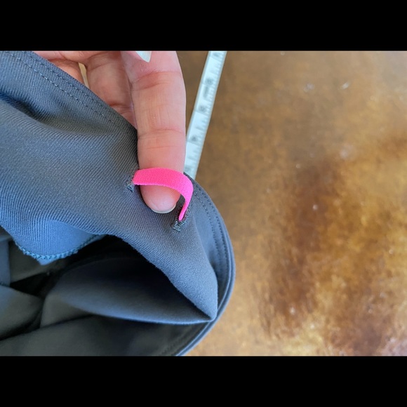 Victoria’s Secret VSX Sport Capris Taupe XS - Picture 9 of 12